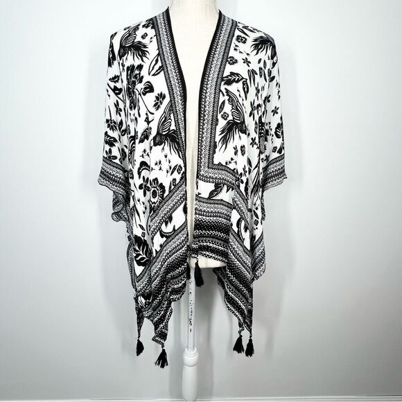 Vince Camuto Tropical Bird Floral Wrap Kimono With Tassels OSFM - Picture 2 of 8